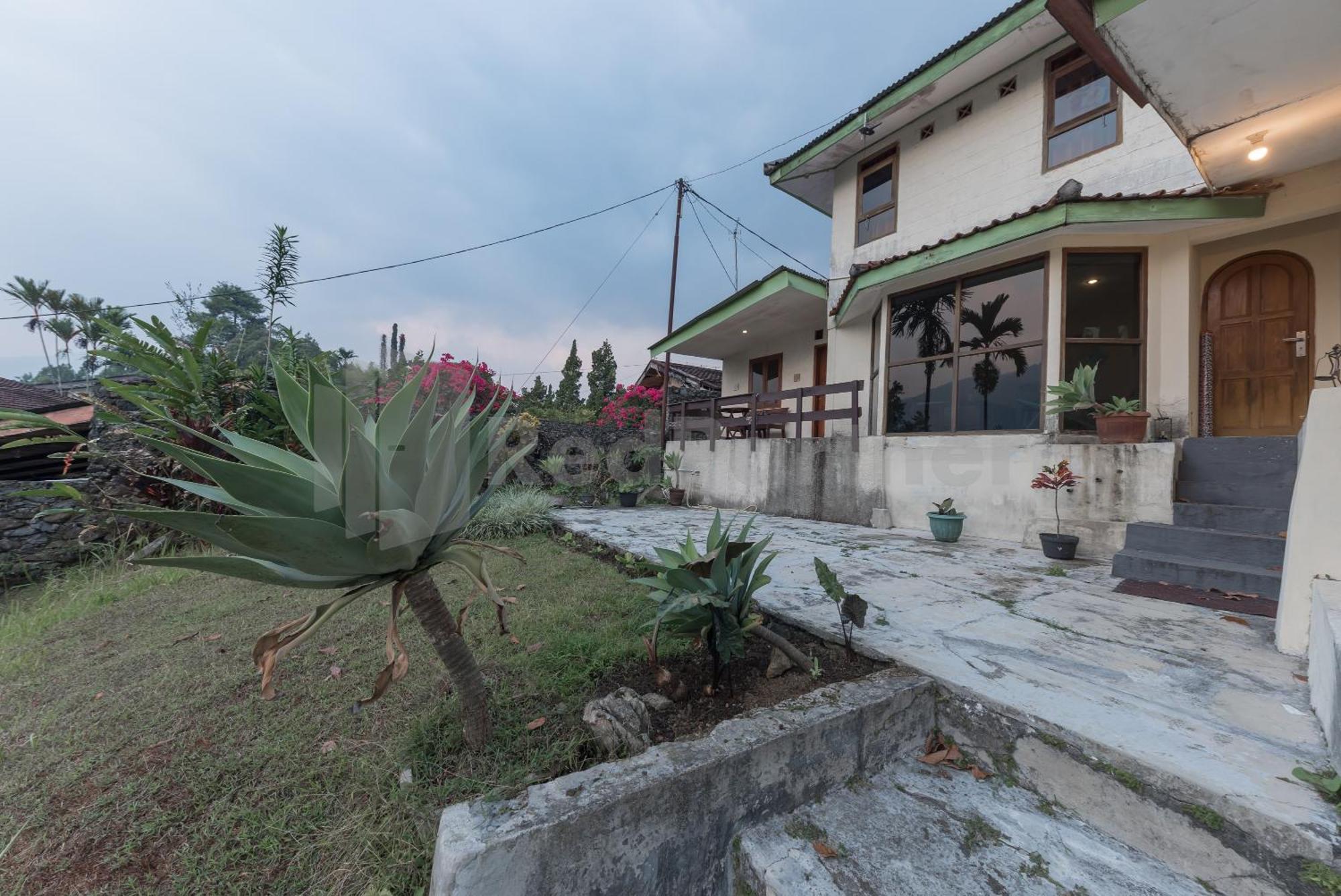 Bens Homestay Mitra Reddoorz Bogor Extérieur photo