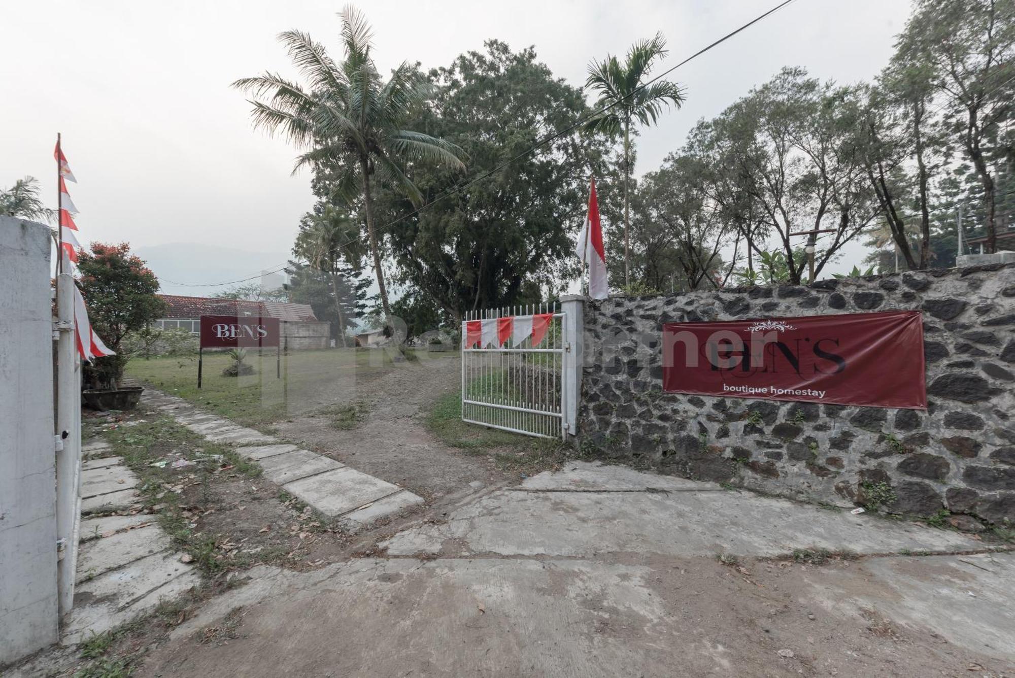 Bens Homestay Mitra Reddoorz Bogor Extérieur photo